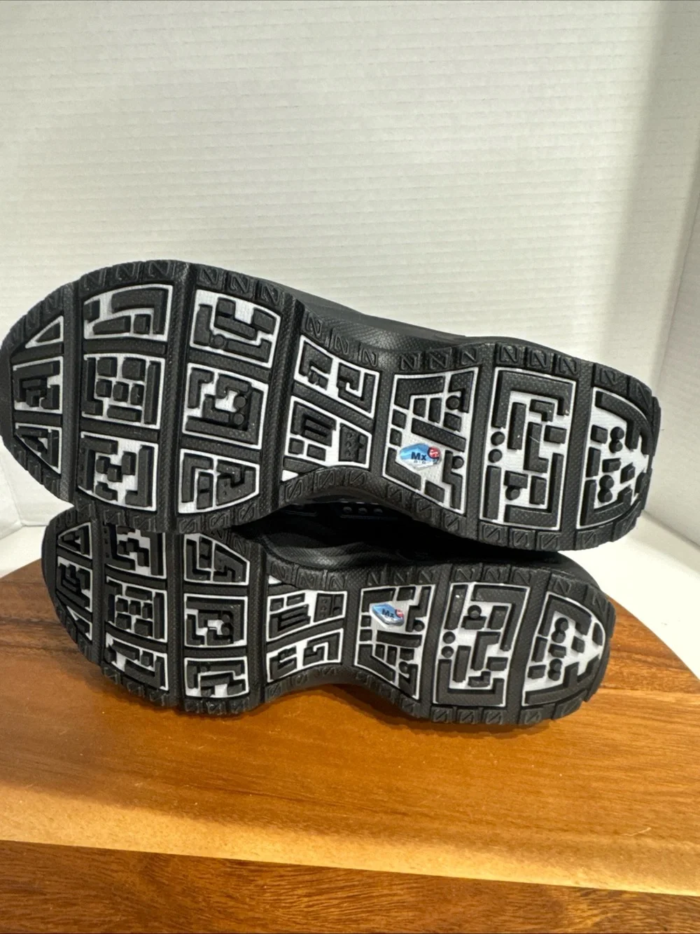 Nike sleek slip